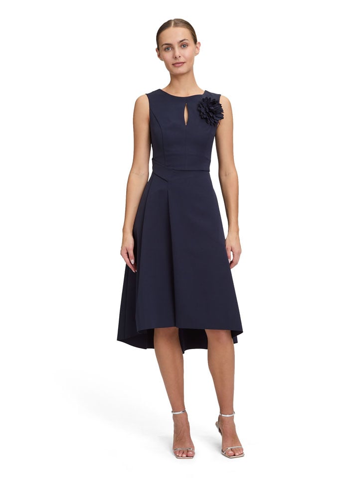 Kleid in Dunkelblau