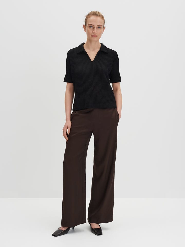 Bluza "Upolo" w kolorze czarnym