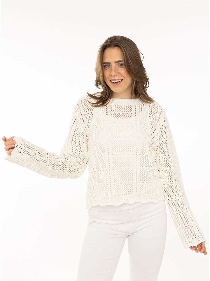 Sweter w kolorze kremowym