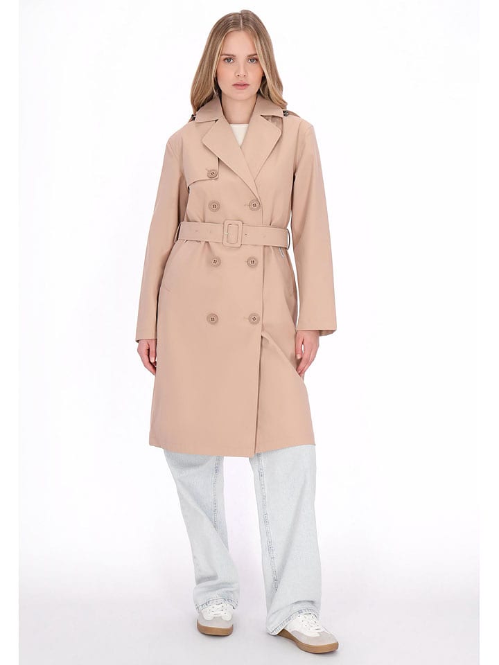 Trenchcoat in Sand