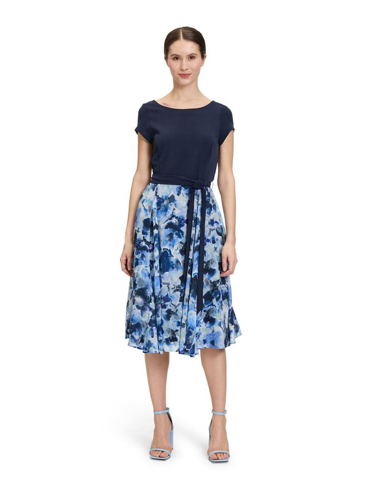 Kleid in Dunkelblau/ Hellblau