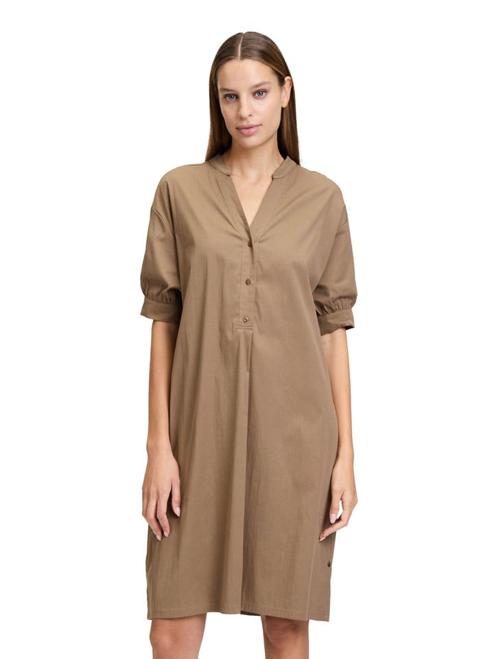 Kleid in Hellbraun