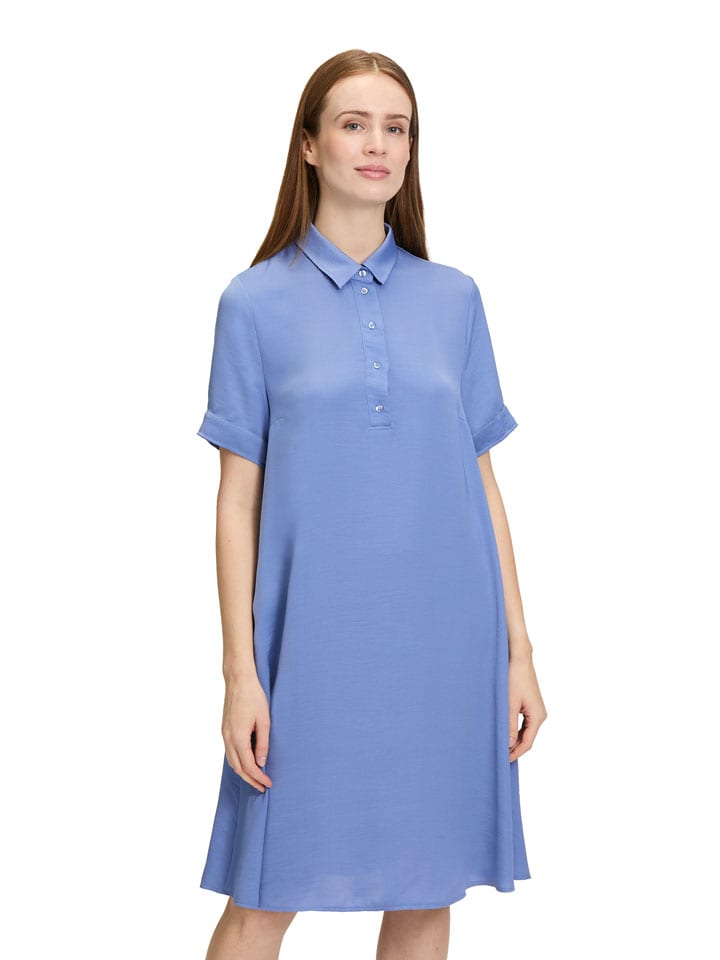 Kleid in Hellblau