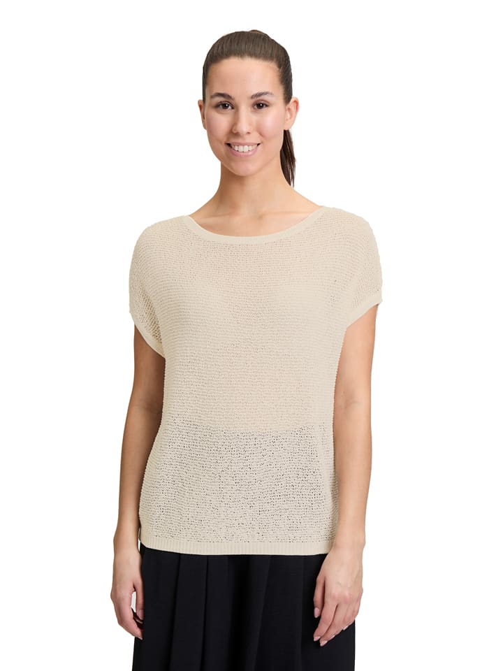 Sweter w kolorze beżowym