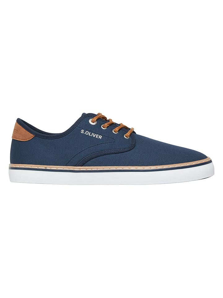 Sneakers in Dunkelblau