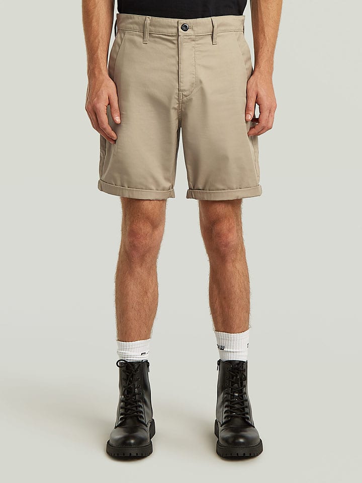Shorts in Beige