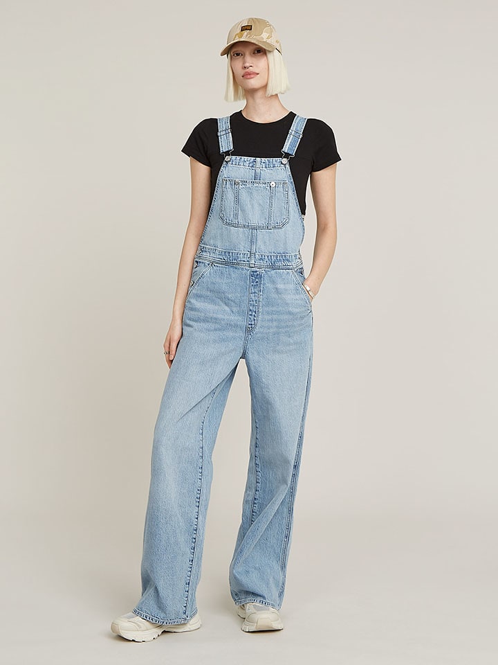 Jeans-Latzhose in Hellblau