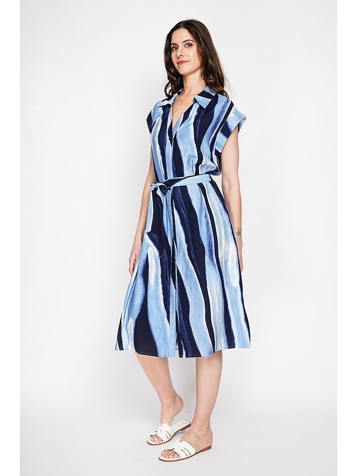 Kleid in Hellblau/ Schwarz