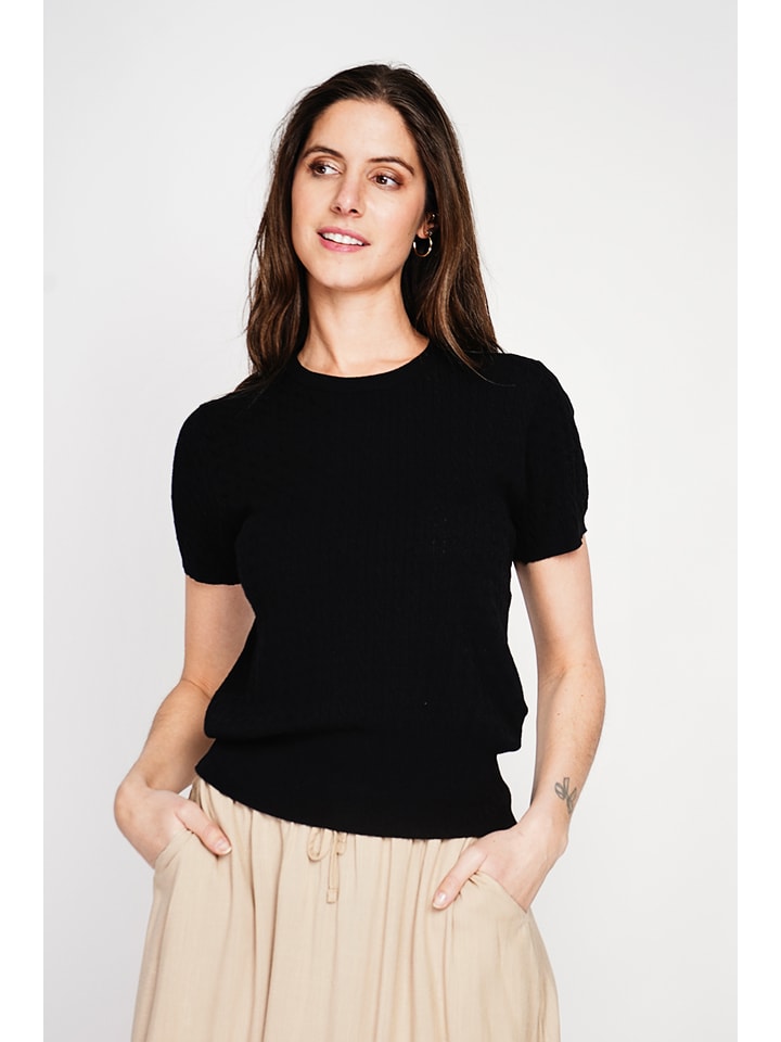 Sweter w kolorze czarnym