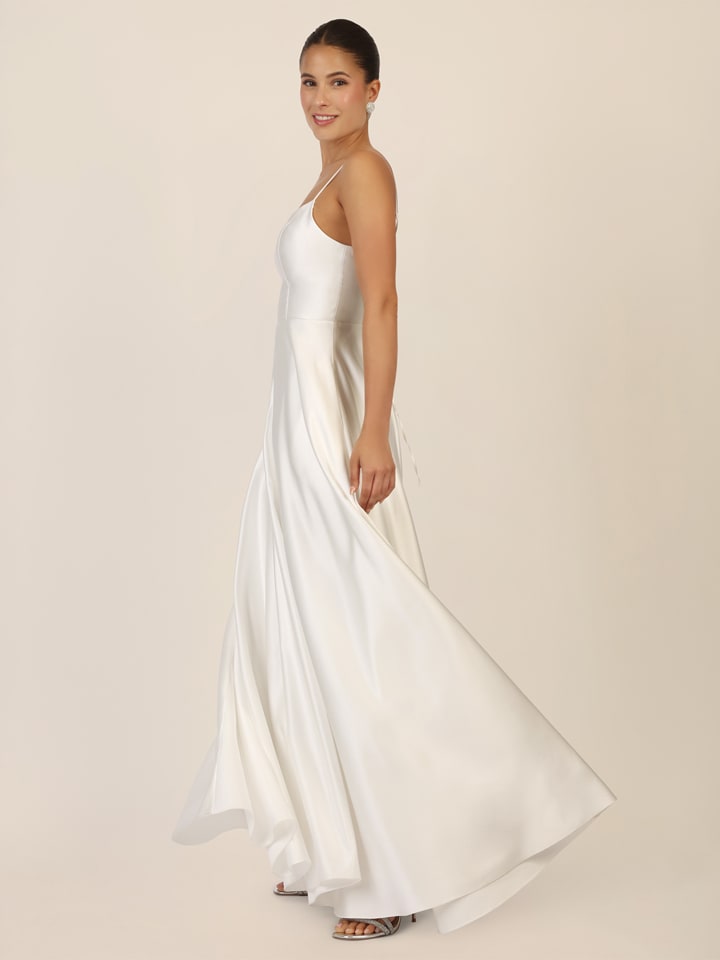 Kleid in Creme