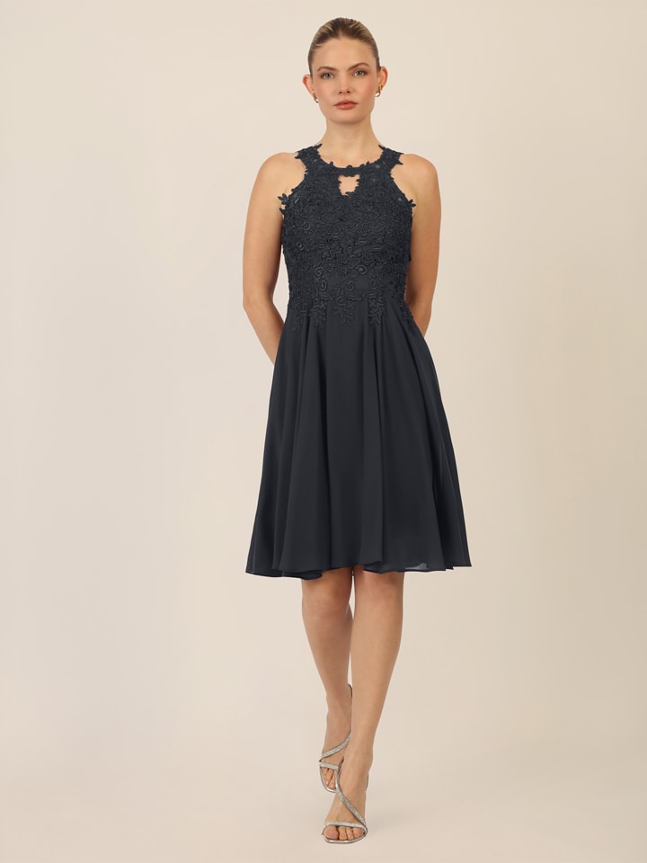 Kleid in Schwarz