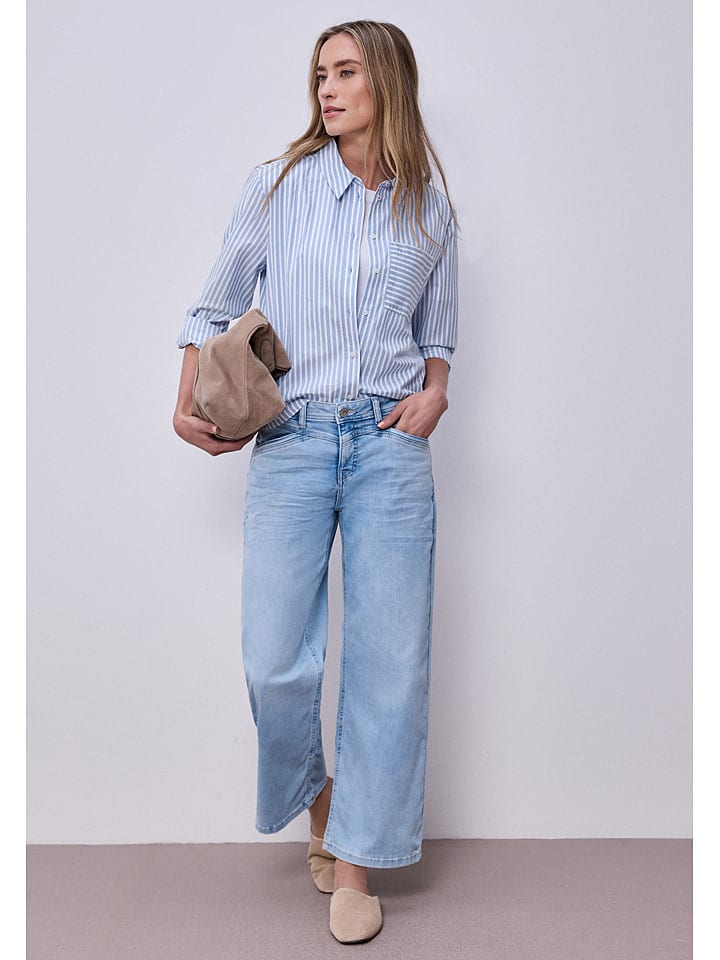 Bluse in Hellblau/ Weiß