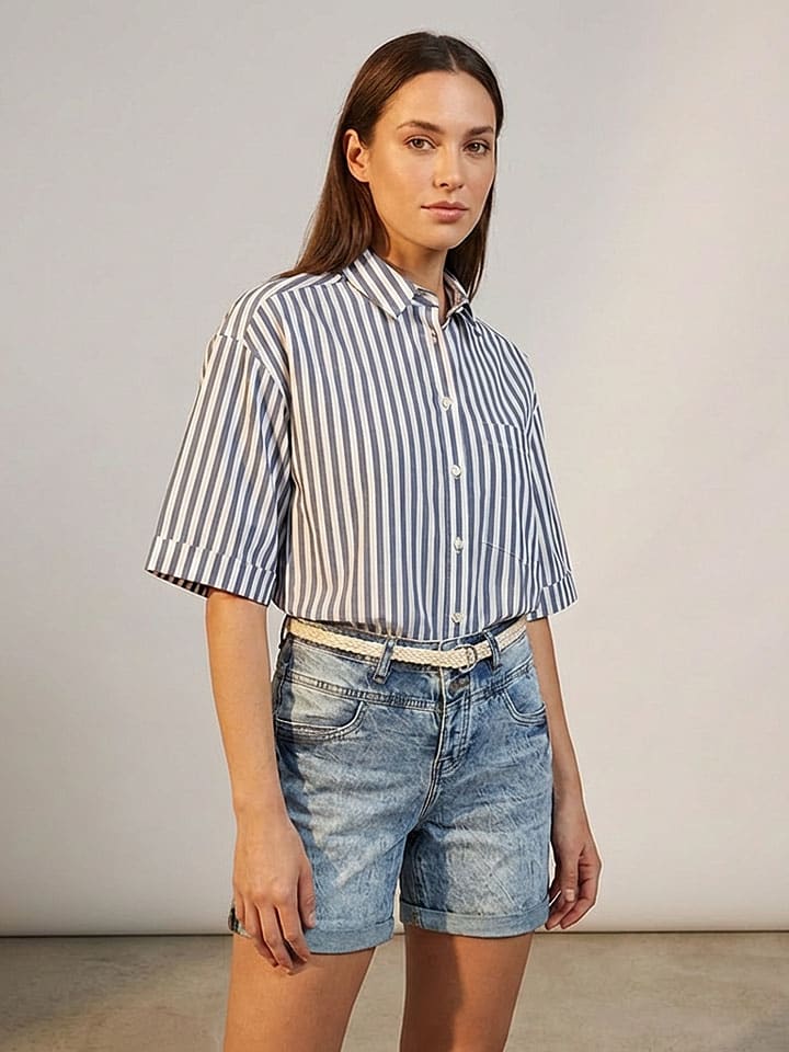 Bluse in Weiß/ Dunkelblau