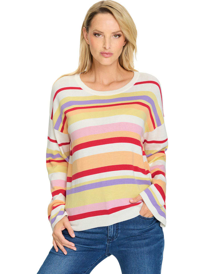 Sweter w kolorze kremowym ze wzorem