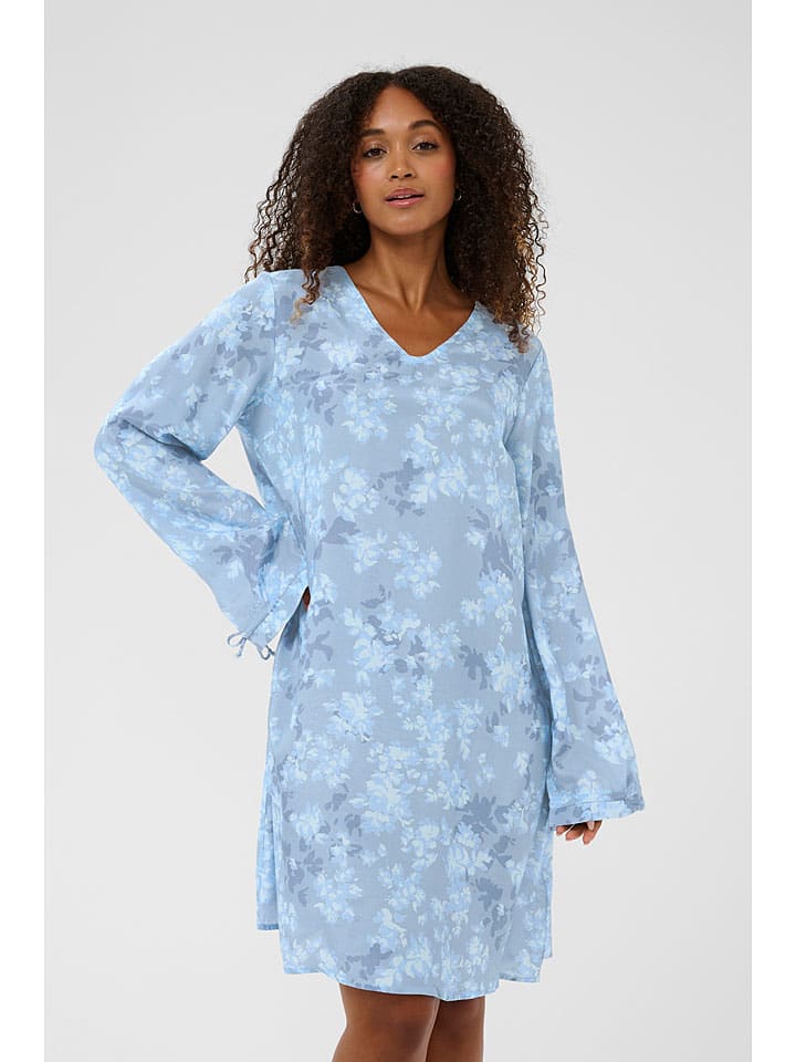 Kleid in Hellblau