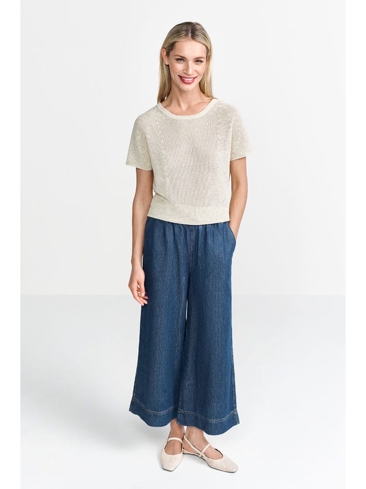 Sweter w kolorze kremowym