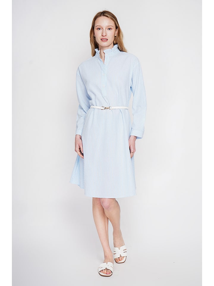 Kleid in Hellblau