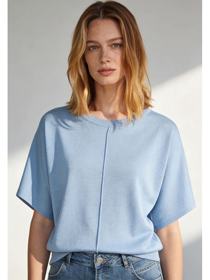Sweter w kolorze błękitnym
