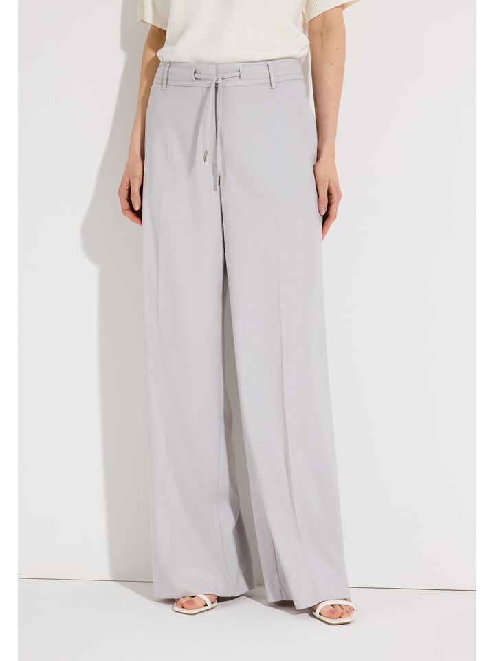 Marlenehose in Hellgrau