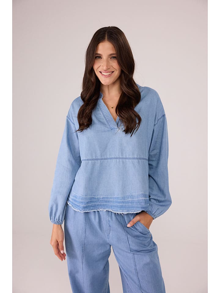 Bluse "Florena" in Hellblau