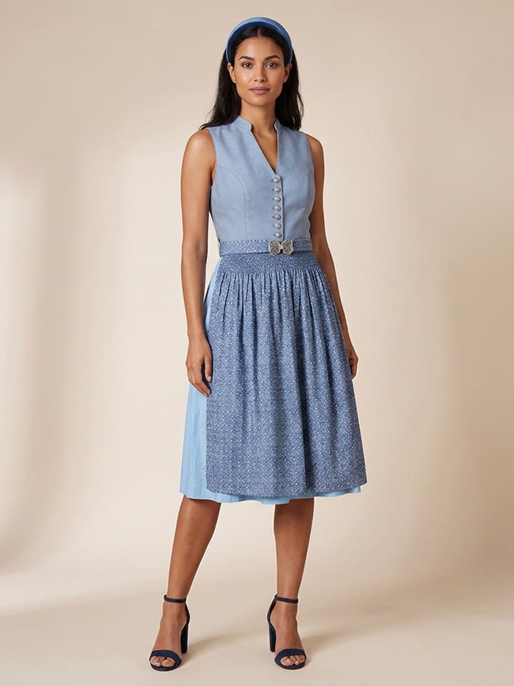 Dirndl in Hellblau