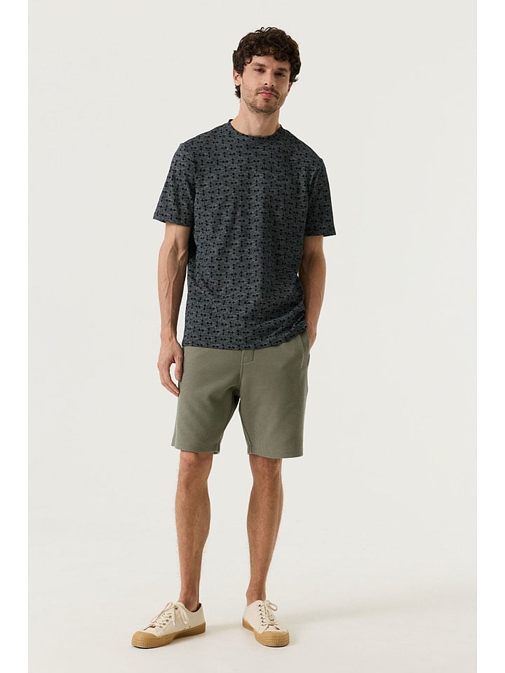 Shorts in Grün