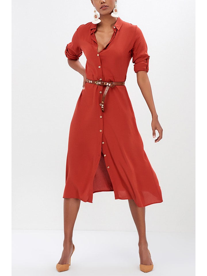 Kleid in Rostrot