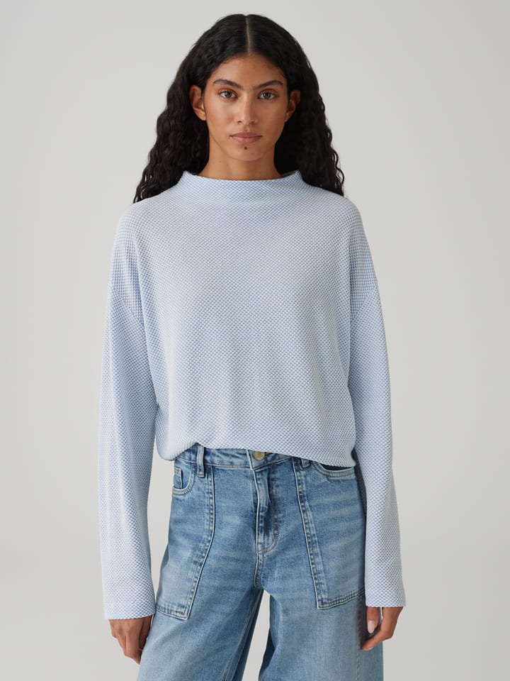 Sweter w kolorze błękitnym