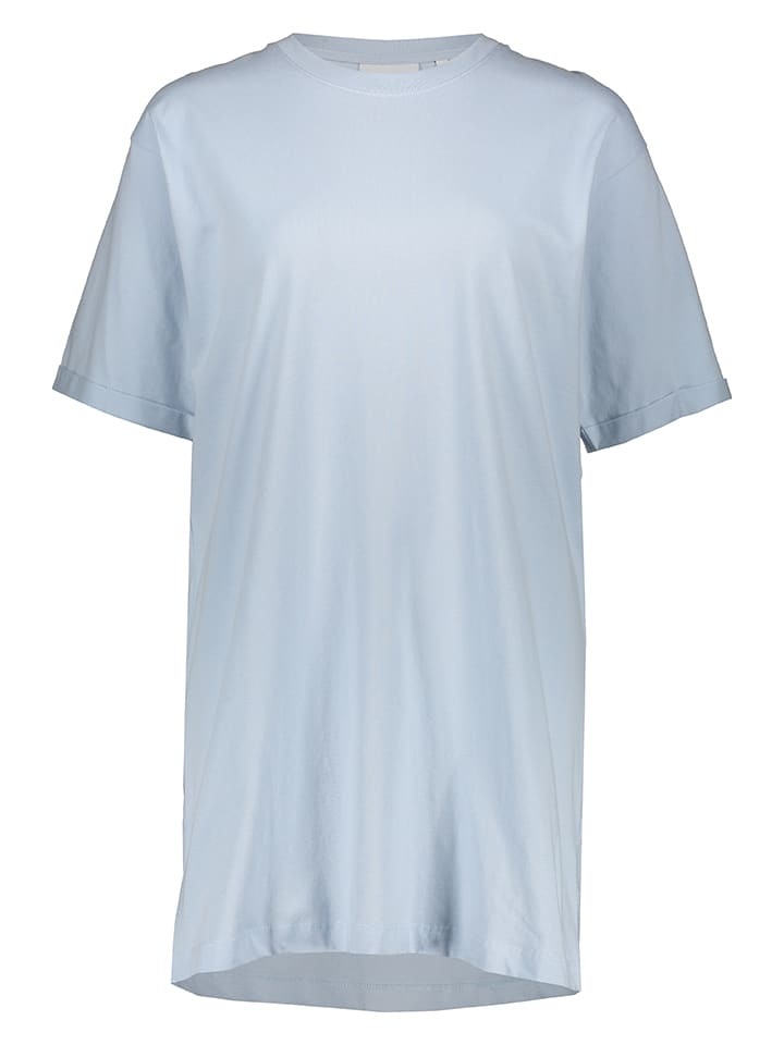 Kleid in Hellblau