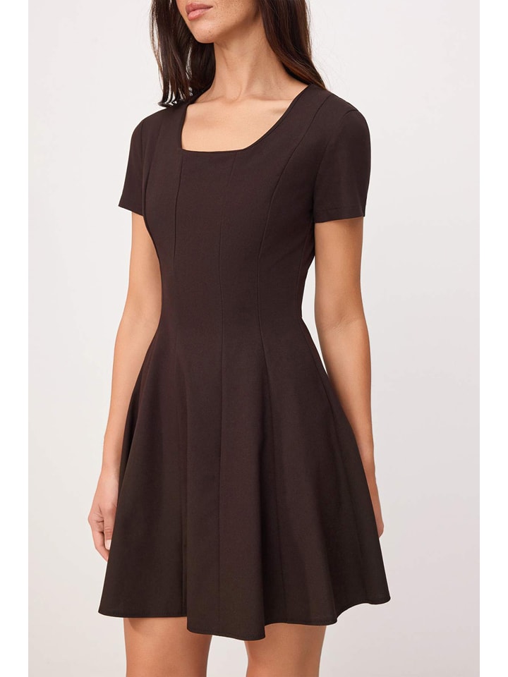 Kleid in Braun