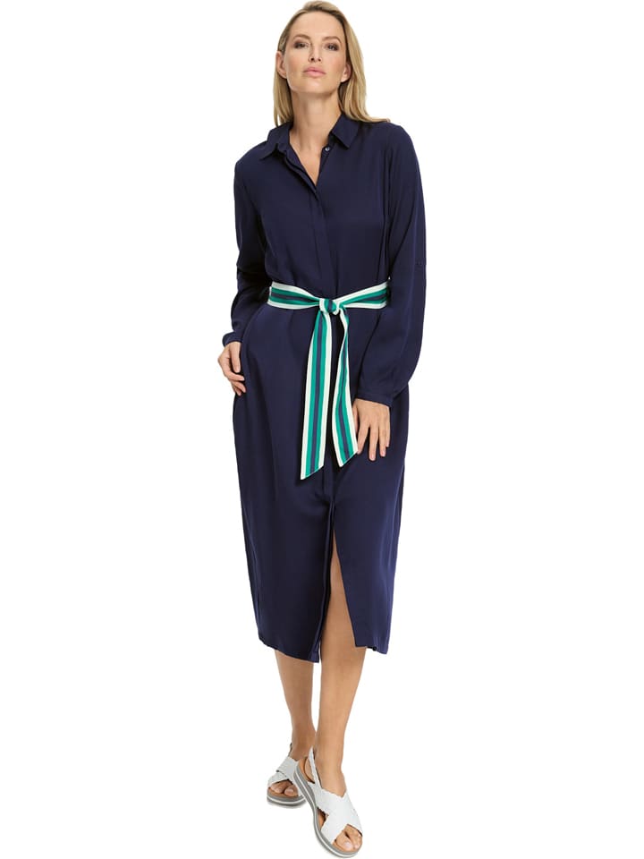 Kleid in Dunkelblau