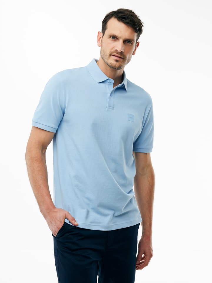 Poloshirt in Hellblau