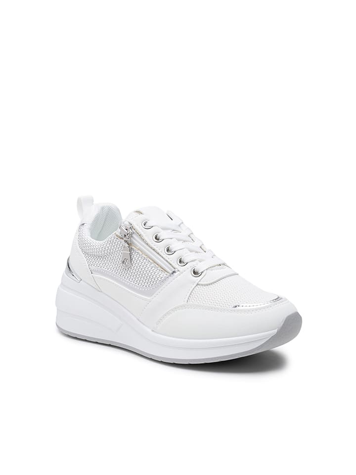 Sneakersy w kolorze białym
