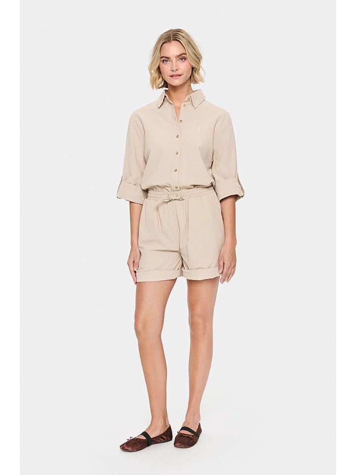 Shorts in Beige