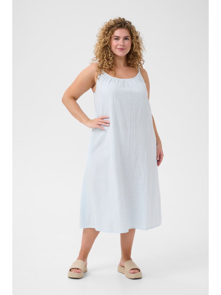 Kleid in Hellblau
