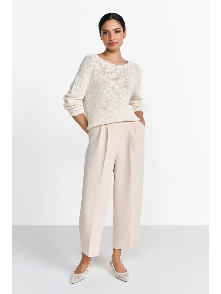 Sweter w kolorze kremowym