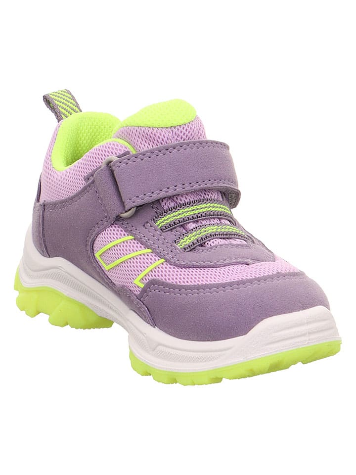 Sneakers in Lila