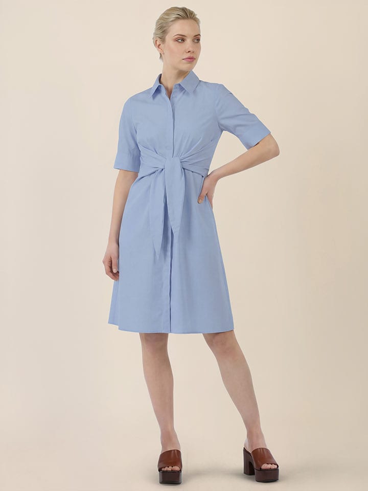Kleid in Hellblau