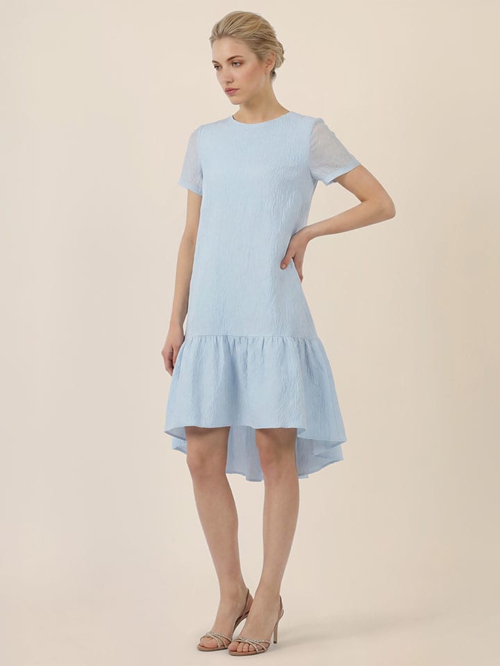 Kleid in Hellblau
