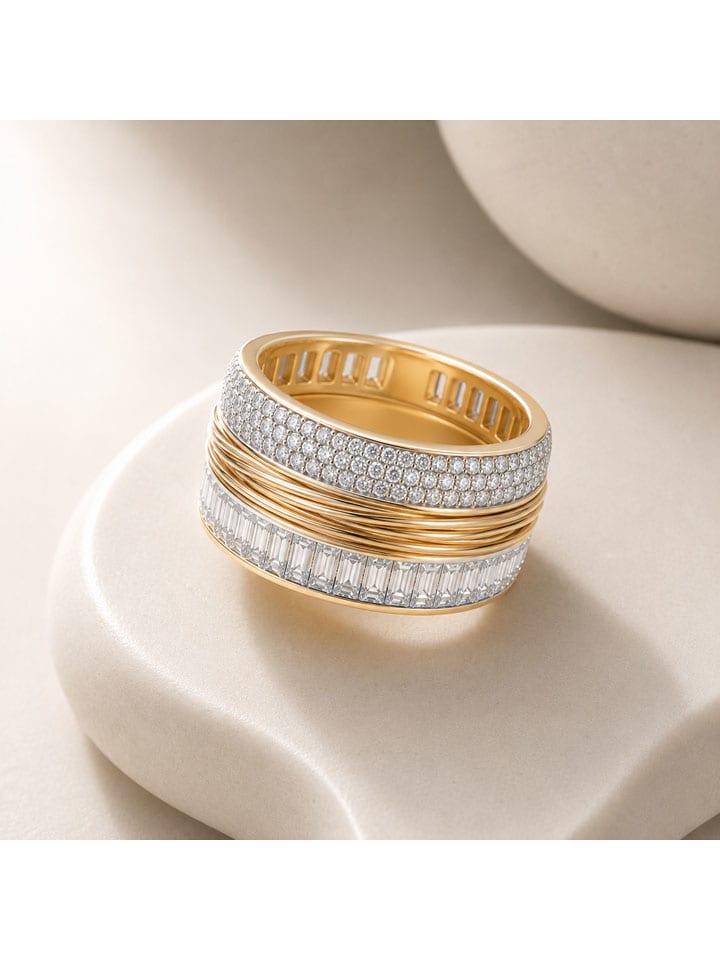 Vergulde ring met edelstenen