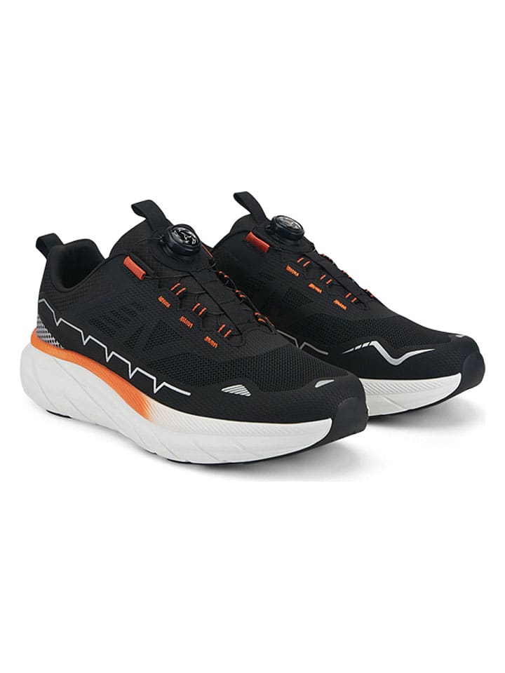 Sneakers in Schwarz