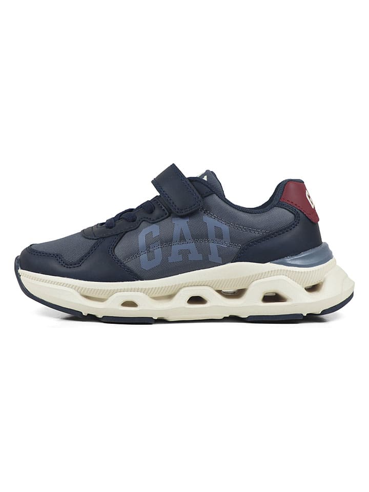 Sneakers in Dunkelblau