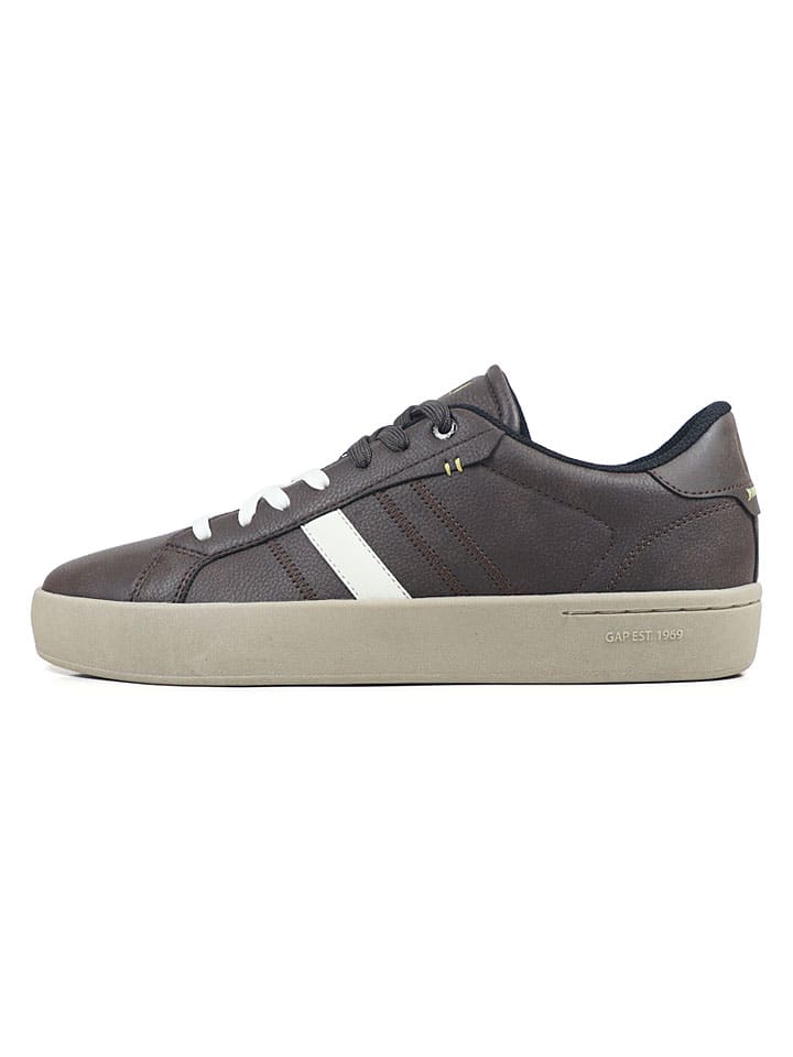 Sneakers in Braun