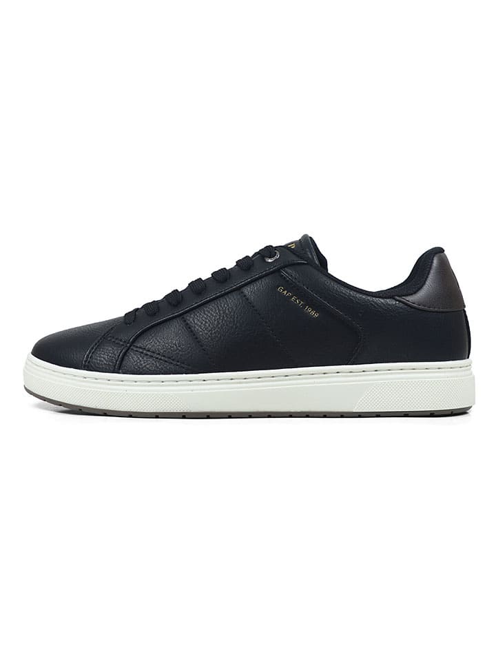 Sneakers in Schwarz