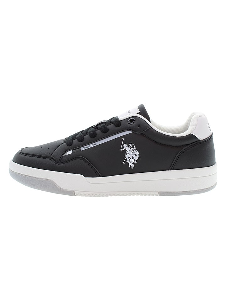 Sneakers in Schwarz