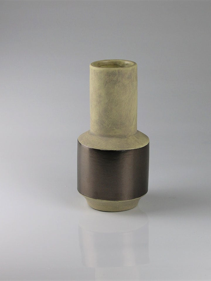 Wazon w kolorze brązowo-beżowym - wys. 15 x Ø 9 cm