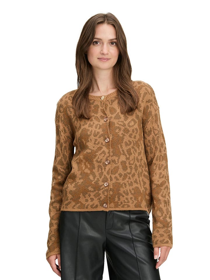 Cardigan in Camel