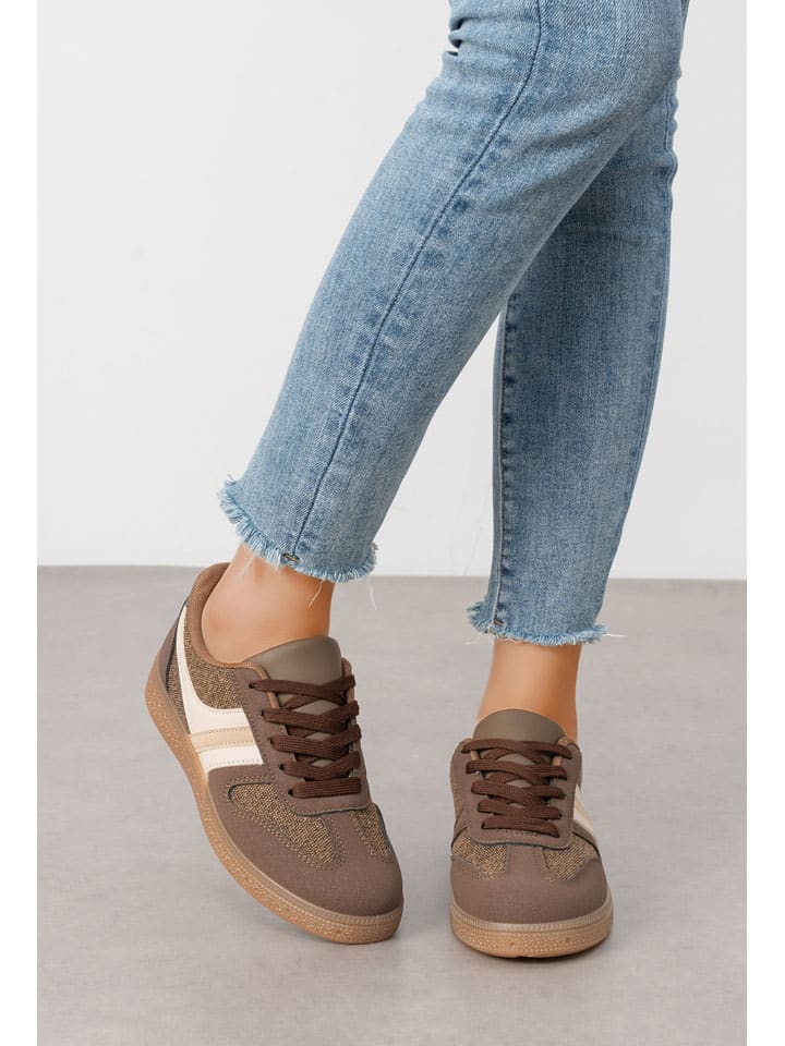 Sneakersy w kolorze jasnobrązowym