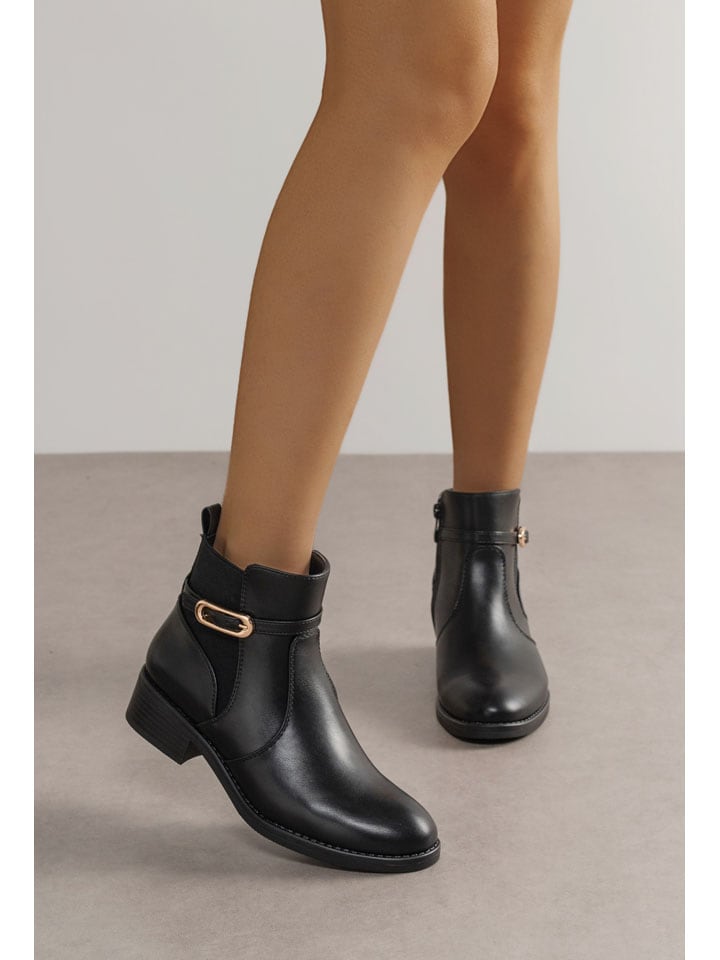 Boots in Schwarz