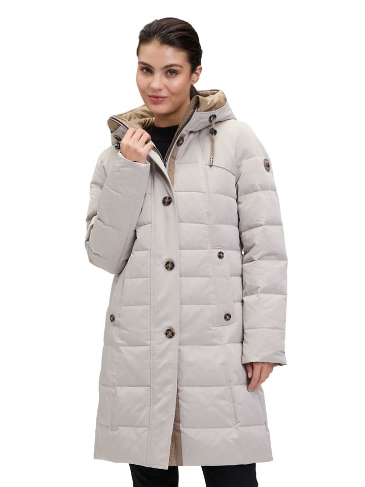 Wintermantel in Creme
